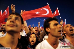 土耳其政变已拘捕6000多人 人数还会上升