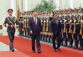 习近平同马尔代夫总统亚明在北京举行会谈
