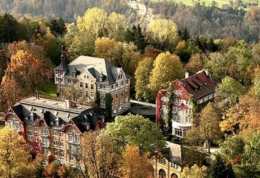 世界十大最昂贵学校排行榜 瑞士包揽前9名