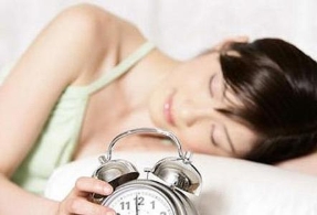 每晚应该保持7到9小时的睡眠才能释放压力