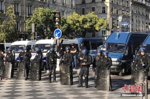 法国巴黎街头再现“黄马甲” 警方逮捕59人