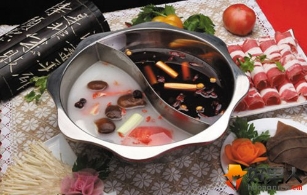 冬季如何吃火锅 锅底异常香味需警惕