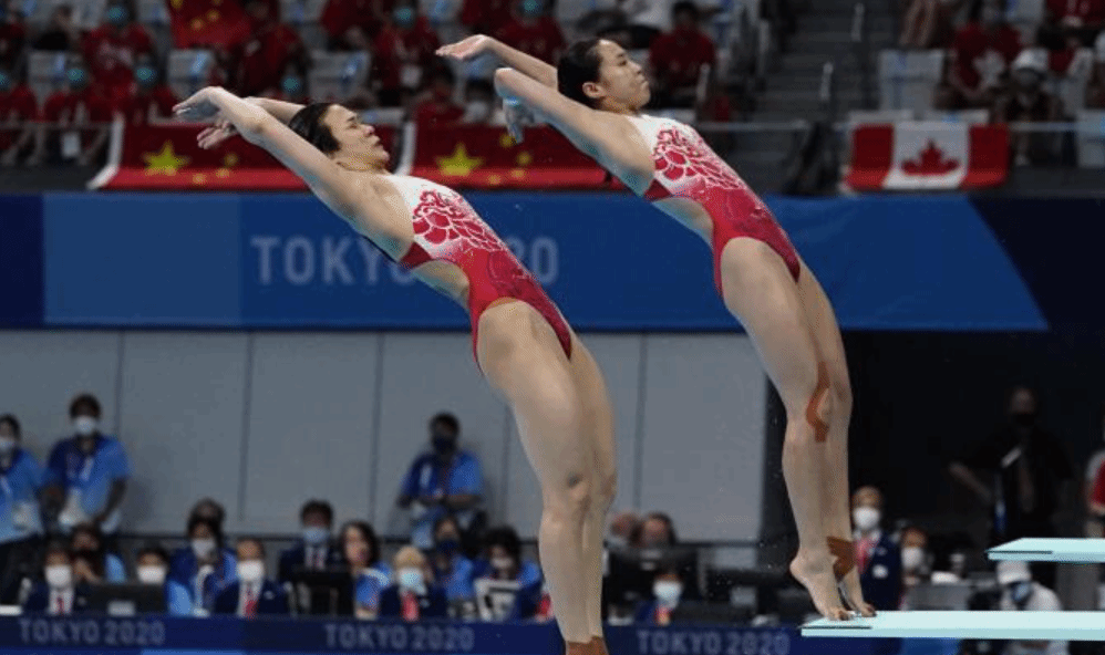 中国跳水东京奥运开门红 施廷懋王涵女双3米板夺冠