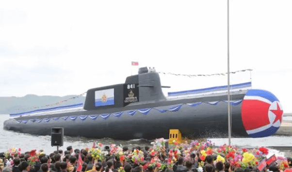 朝鲜在国庆75周年前夕 首艘战术核攻击潜艇下水