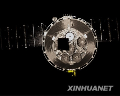 神七伴飞小卫星获取千余幅飞船多角度清晰图像