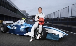 舒马赫参加GP2赛事新车测试