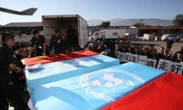 海地地震中国遇难者遗体启运回国