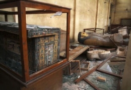 埃及动乱持续 博物馆文物遭掠夺损毁