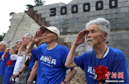 抗战老兵走进南京大屠杀纪念馆 追忆抗战岁月