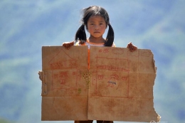 鲁甸灾区：孩子描绘震后希望