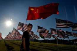 美国纪念9-11仪式现中国国旗