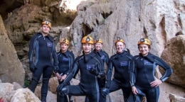 中国第二批男航天员首次亮相 赴意大利参加洞穴训练