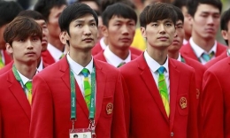 奥运会即将开始 中国体育代表团举行升旗仪式