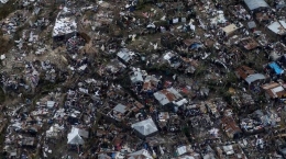 飓风“马修”横扫海地 桥梁坍塌房屋大片被毁