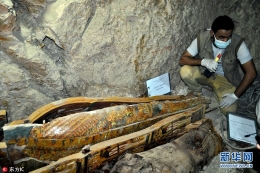 埃及发现8具3500年木乃伊墓葬 上千个陪葬雕像