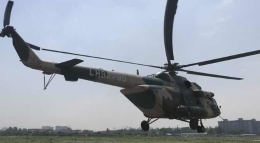 西部战区陆军第二批救援直升机向九寨沟震区挺进