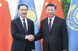 习近平会见哈萨克斯坦总理萨金塔耶夫