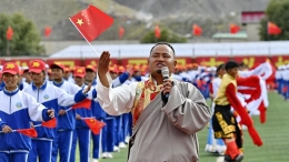 西藏山南：师生歌唱祖国