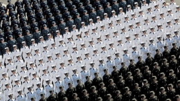 阅兵：中国首次以英雄命名受检阅方队