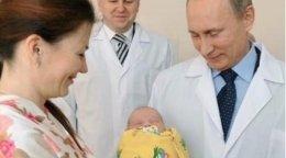 俄罗斯设怀孕日不上班只造人 各国生育政策大盘点