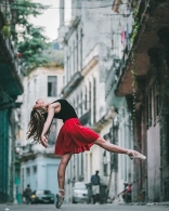古巴街头的年轻芭蕾