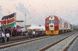 中国帮肯尼亚建铁路非洲“动姐”迷人