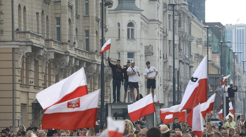 波兰纪念华沙起义77周年