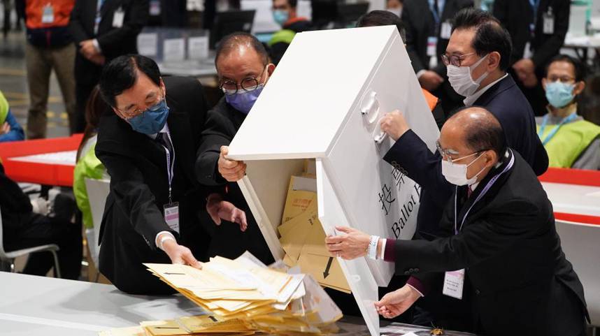 香港顺利举行完善选举制度后首次立法会选举投票