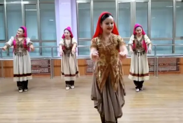新疆“非遗”传承人：跳“做饭舞”近三十载 为热爱持之以恒