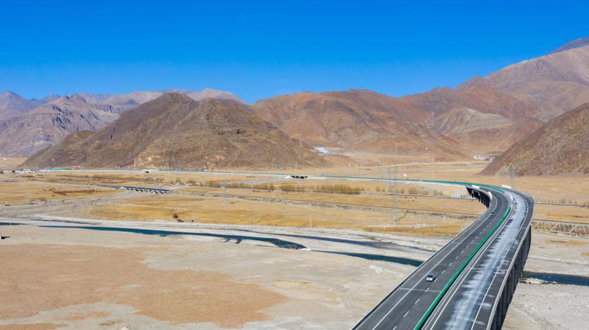 西藏公路交通网络日益完善
