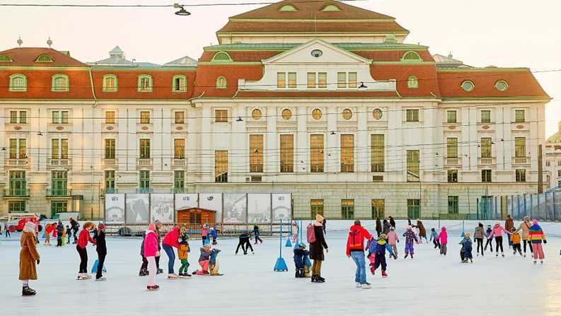 维也纳：疫情封锁下的滑冰休闲