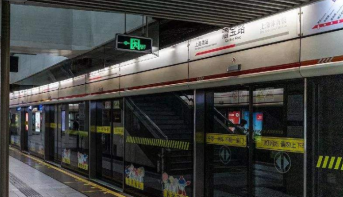交通委：北京市公交地铁满载率均上调至100%