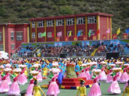 四川甘孜藏族自治州举行建州70周年庆祝大会