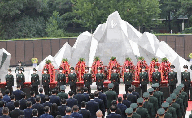 第八批在韩中国人民志愿军烈士遗骸今日安葬
