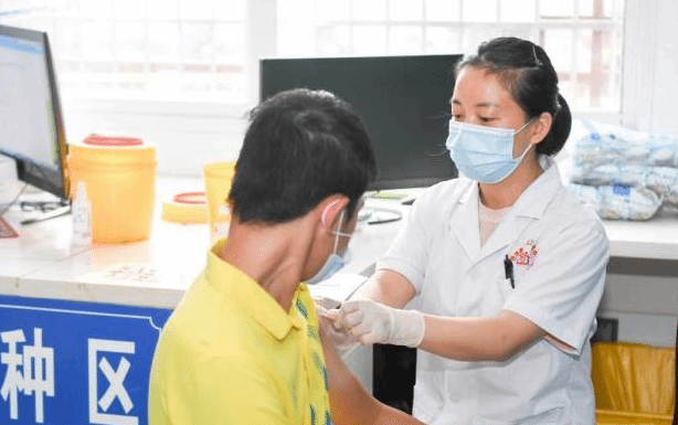 新冠疫苗加强针来了 北京启动加强免疫接种工作