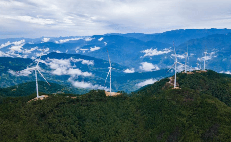 雅砻江腊巴山风电项目投产发电 总投资超19.2亿元