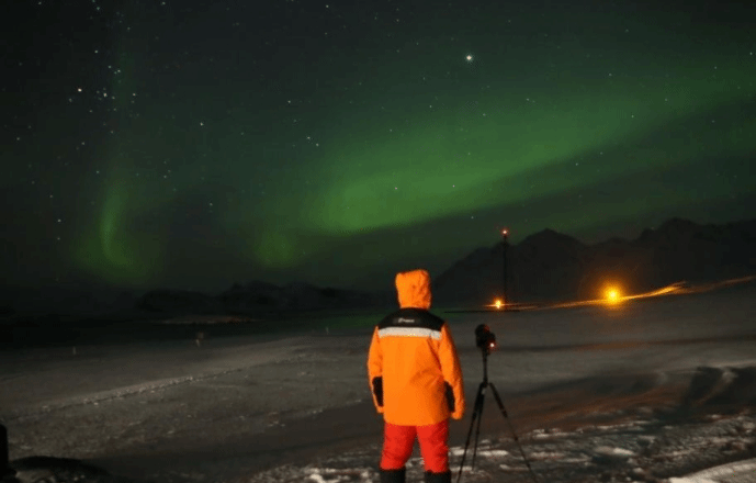 “追光”！中国北极黄河站科学家详解极光观测研究