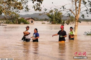 台风“黄蜂”袭菲律宾 20万居家民众急疏散