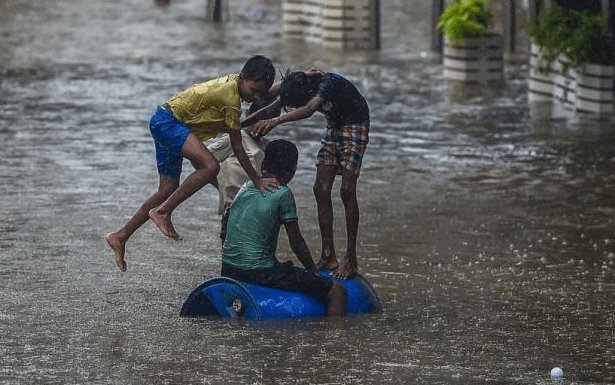 印度暴雨引发山体滑坡和洪水 死亡人数升至198人