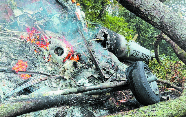 印度国防参谋长等13人在坠机事故中遇难