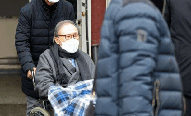 韩媒：正在服刑的韩前总统李明博因病狱外住院