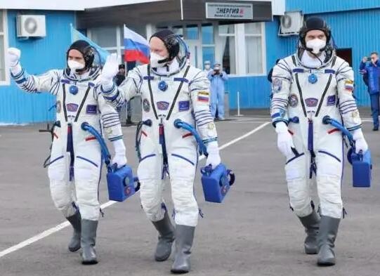 俄罗斯3名宇航员抵达国际空间站