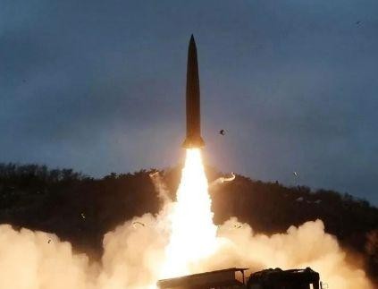 韩日称朝鲜试射两枚弹道导弹 “首次选在深夜发射”