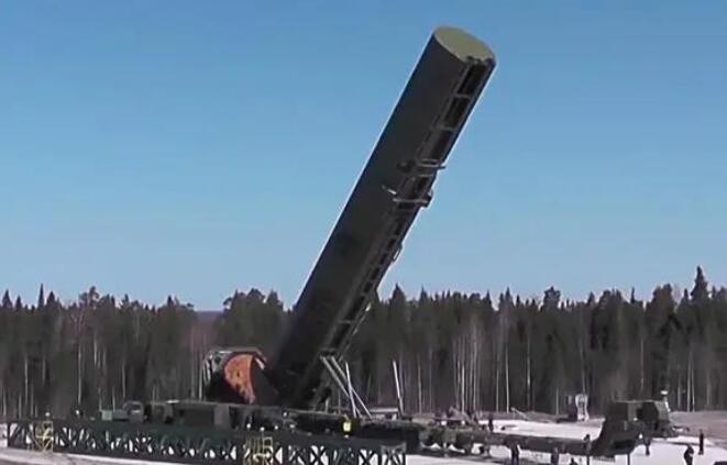 普京：“萨尔马特”洲际弹道导弹将于近期进入战斗值勤