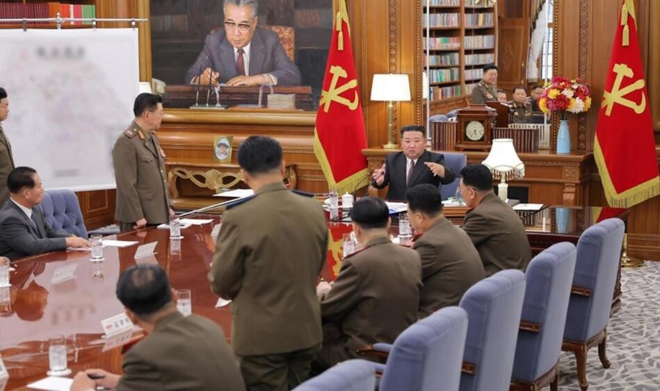 朝鲜劳动党中央军事委员会扩大会议讨论加强战备