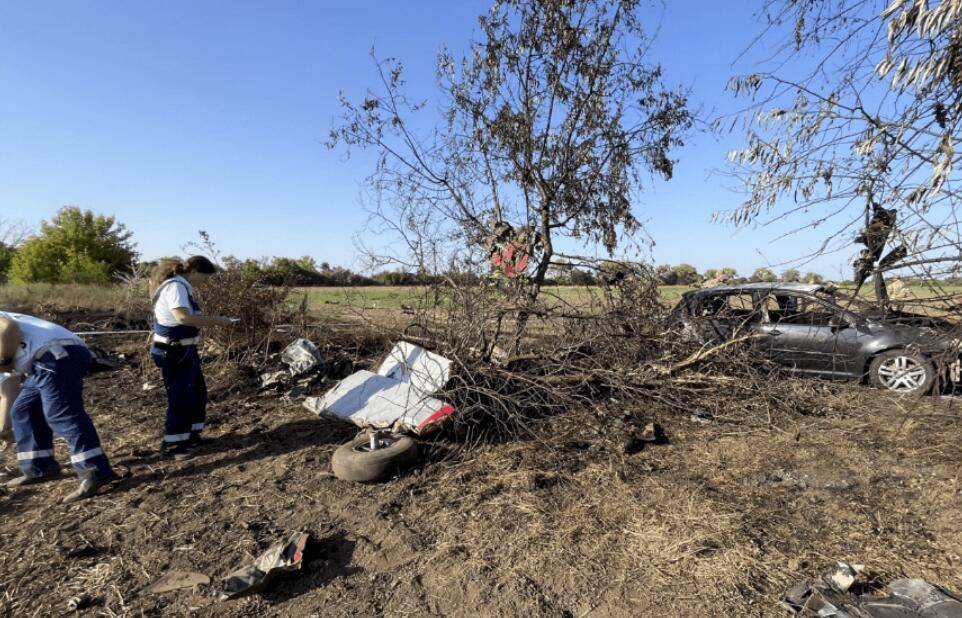 匈牙利中部一航展发生小型飞机坠毁事件致2人死亡