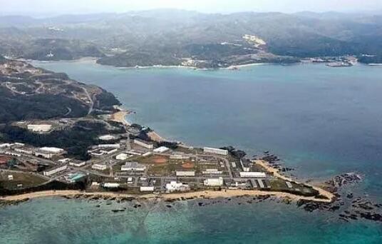 日本冲绳县知事提交请求书 要求停止驻日美军基地边野古搬迁计划