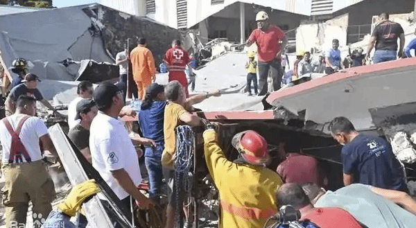 墨西哥东北部一教堂坍塌致7人死亡
