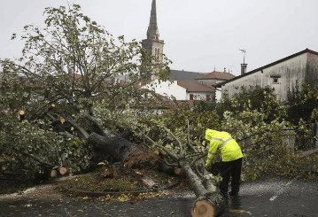 强风暴袭击西欧已致5人死亡 法国约120万户家庭断电