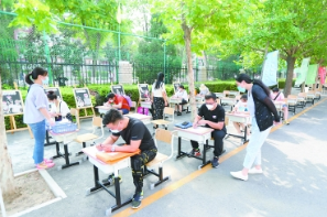 北京市小学入学登记启动 家长排号进校登记